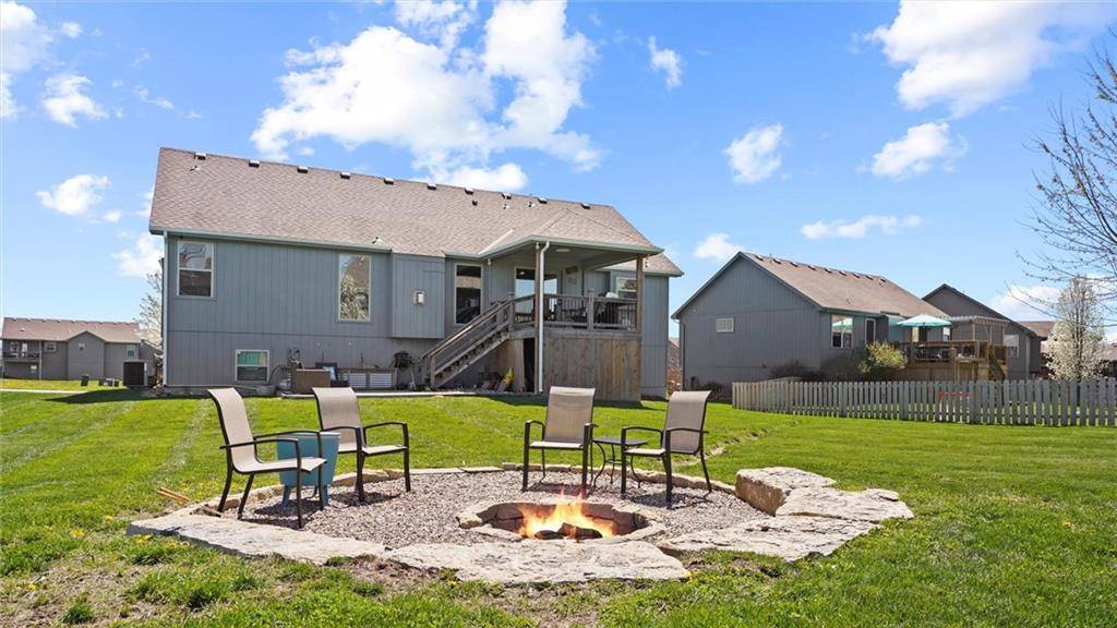 Kearney, MO 64060,906 N Ash ST