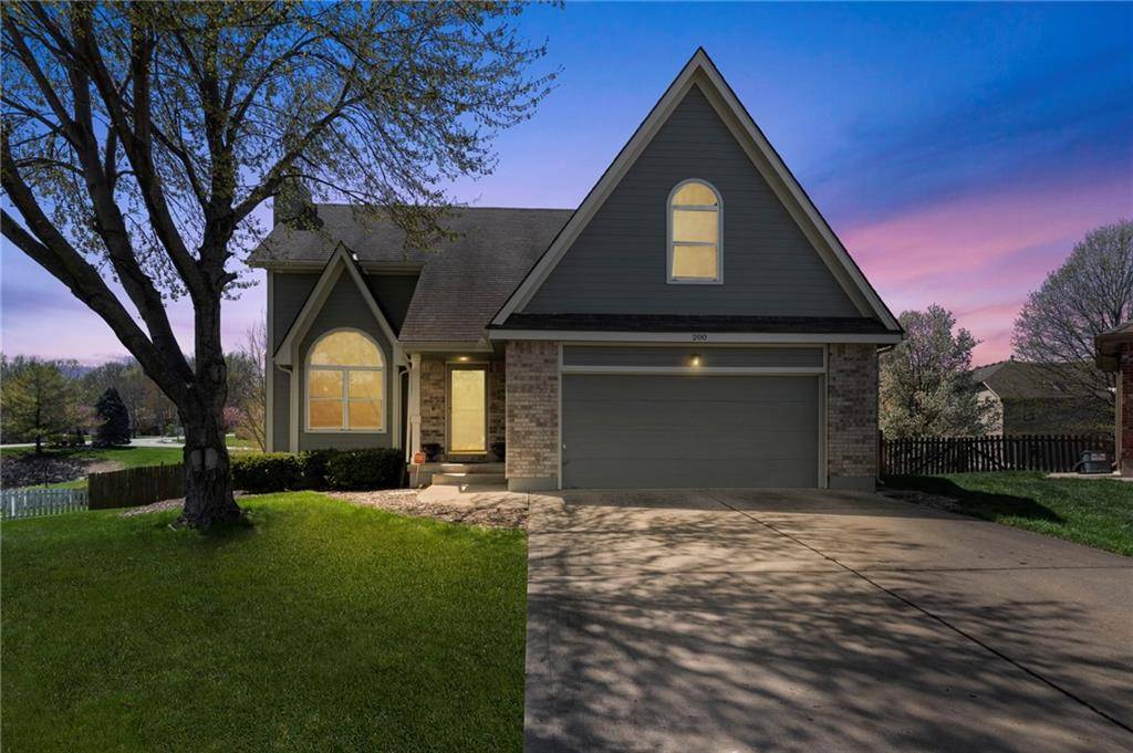 200 NE Bridgeport CT, Blue Springs, MO 64014