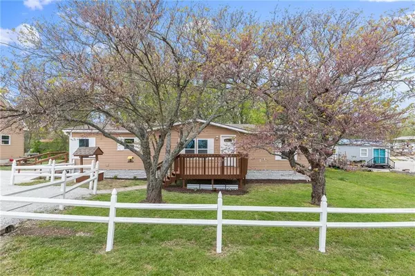 Linn Valley, KS 66040,61 Doepath LN