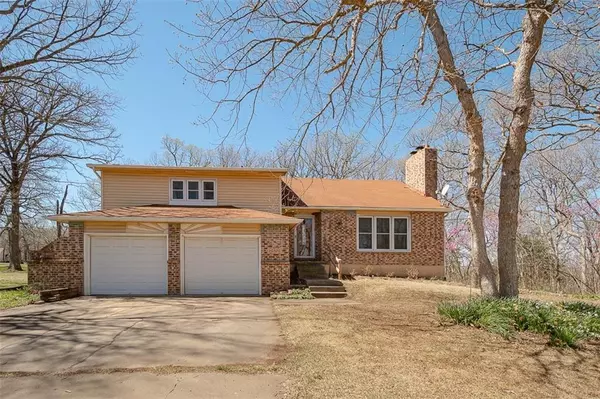 30520 Laurel DR, Paola, KS 66071