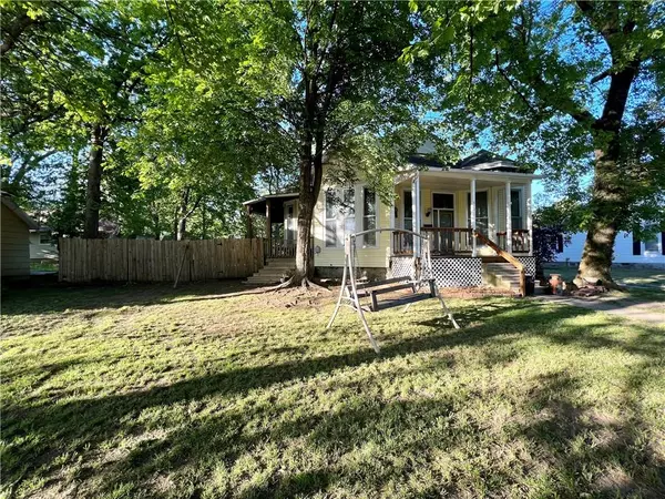 Nevada, MO 64772,615 W Cherry ST