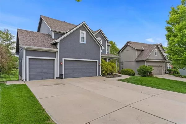 Lansing, KS 66043,298 Ash LN