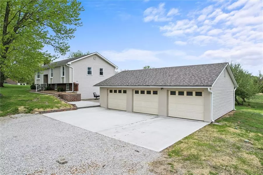 20423 NE 162nd ST, Kearney, MO 64060
