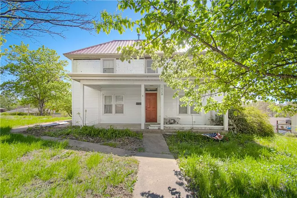 Weston, MO 64098,1028 Washington ST