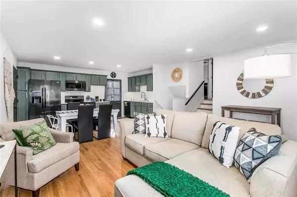 9209 W 99th TER, Overland Park, KS 66212