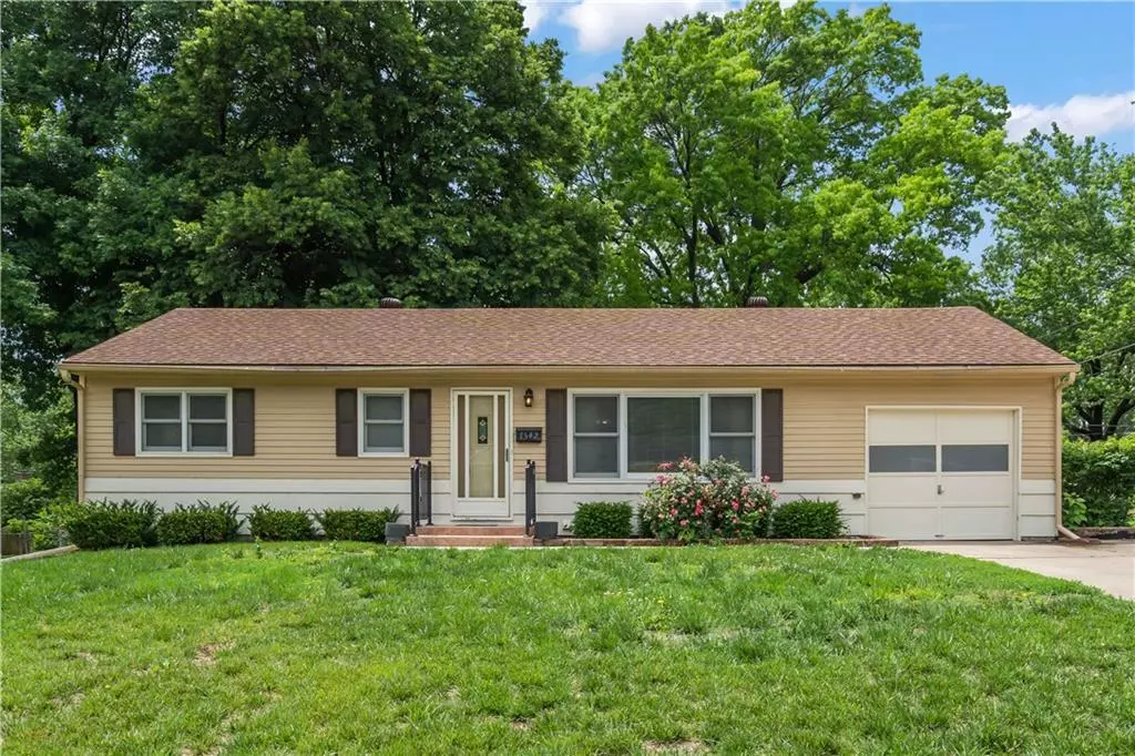 Overland Park, KS 66204,7542 Grandview LN