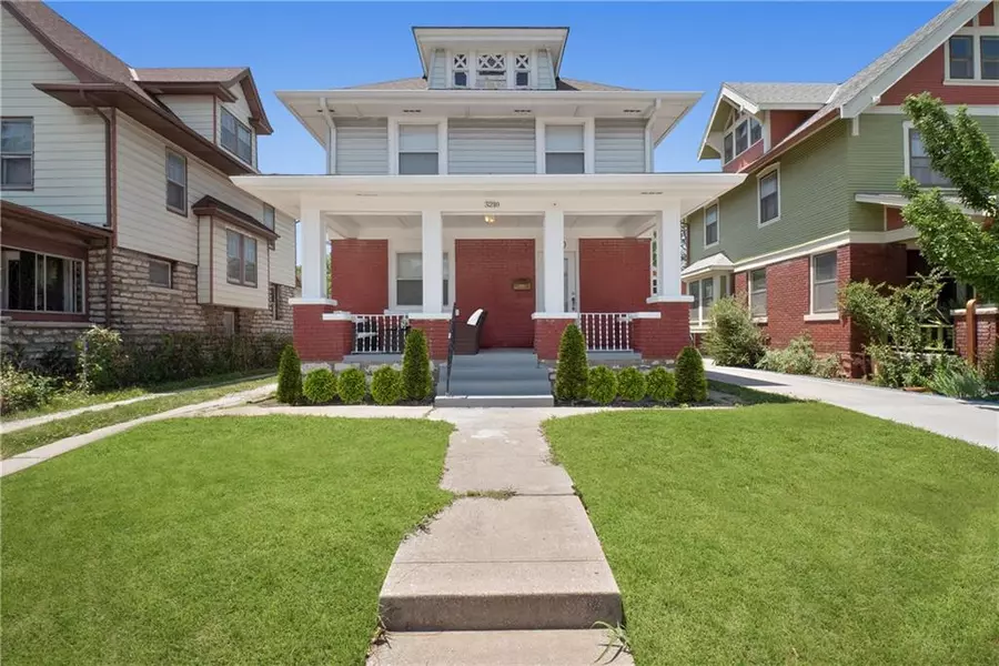 3210 Summit ST, Kansas City, MO 64111