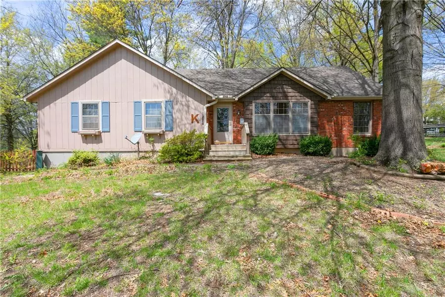 1228 SW Town & Country LN, Plattsburg, MO 64477