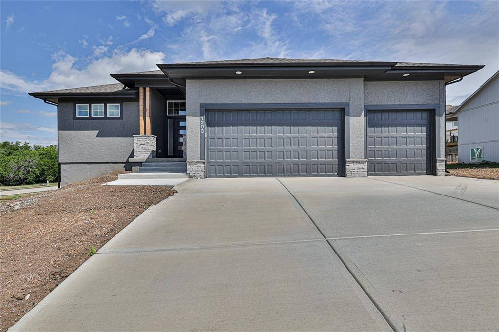 1203 Morgan DR, Pleasant Hill, MO 64080
