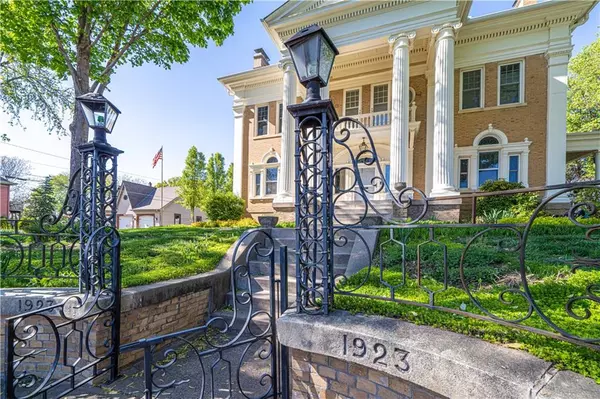 St Joseph, MO 64501,1923 Clay ST