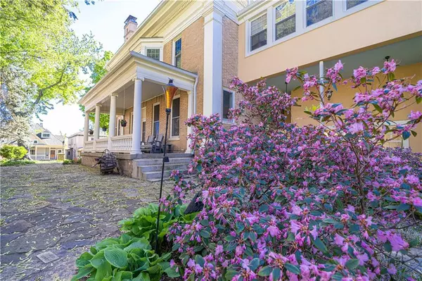 St Joseph, MO 64501,1923 Clay ST