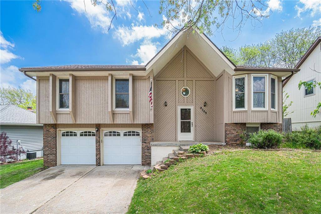 8709 N Pomona AVE, Kansas City, MO 64153