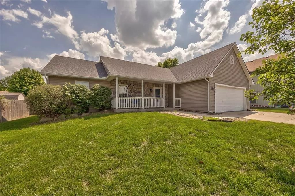 Tonganoxie, KS 66086,2110 Hidden Valley DR