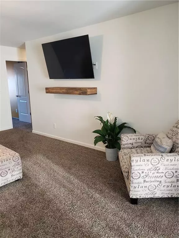 Gardner, KS 66030,316 Creekside CT