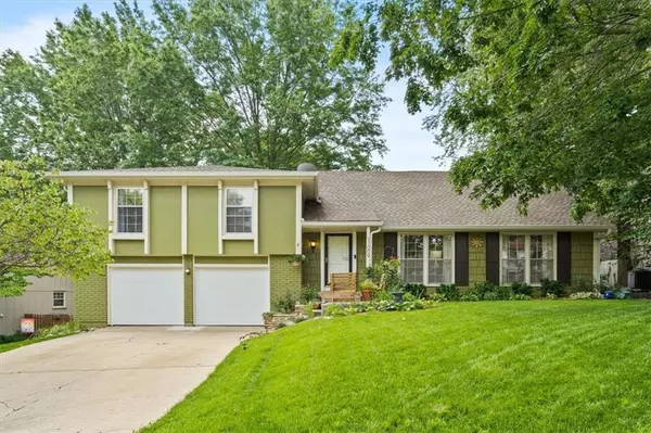 11009 W 100th TER, Overland Park, KS 66214