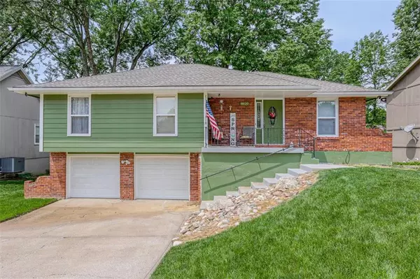 8620 N Campbell ST, Kansas City, MO 64155