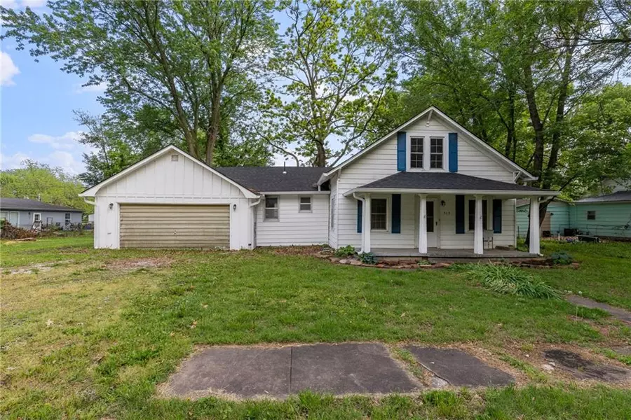 513 Swan ST, Lacygne, KS 66040