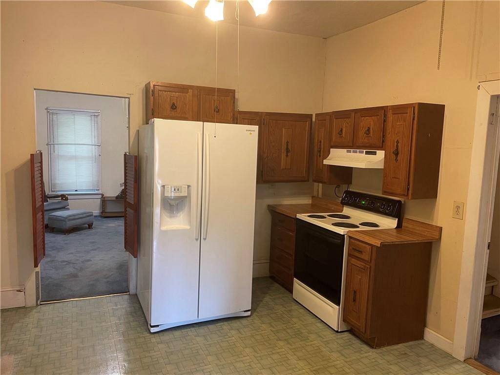 Lawrence, KS 66044,330 Michigan ST