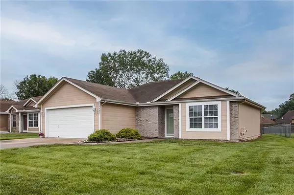 1007 Stonebrook LN, Grain Valley, MO 64029