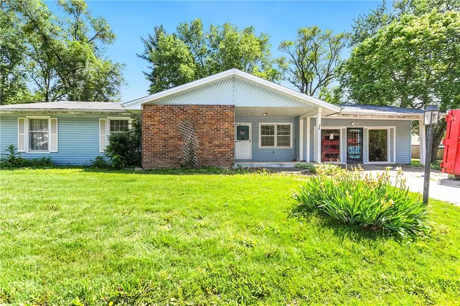 113 James ST, Buckner, MO 64016