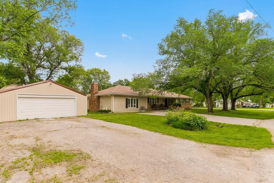 111 S 8th ST, Lacygne, KS 66040