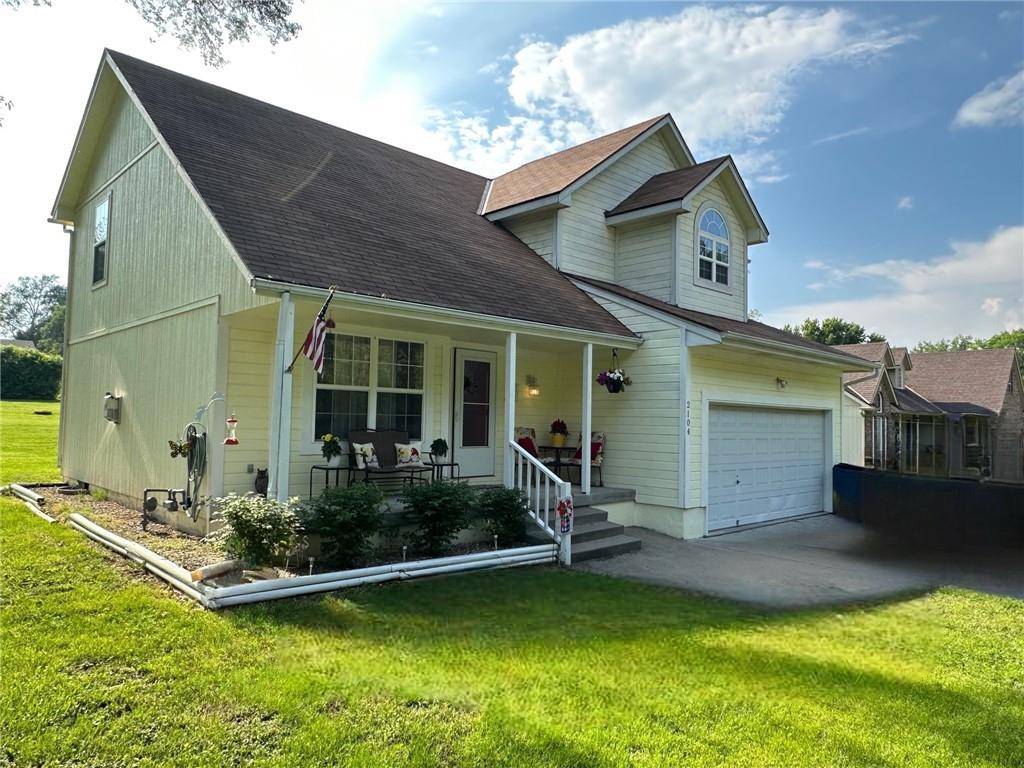 2104 S Queen Ridge DR, Independence, MO 64050