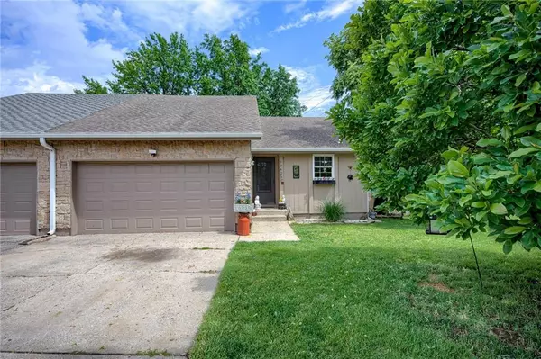 17425 E 42nd ST,  Independence,  MO 64055
