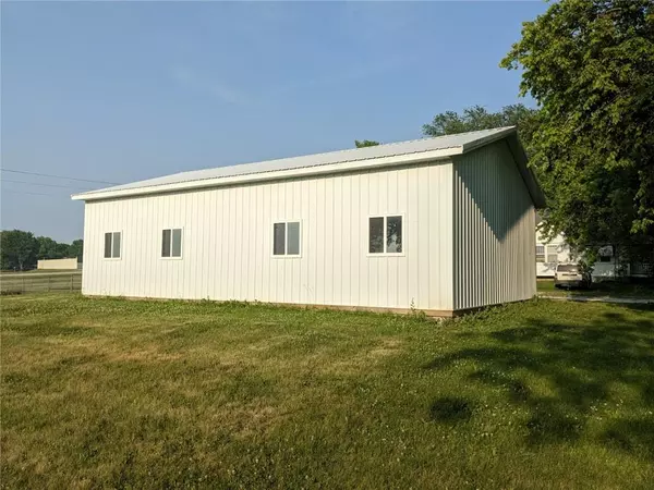 213 W Missouri ST, Princeton, MO 64673