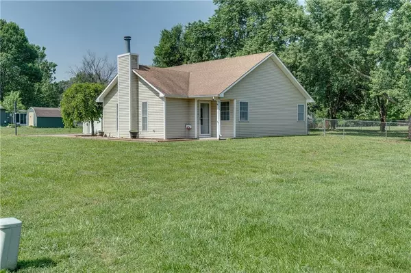 Nevada, MO 64772,16332 S 1383 RD