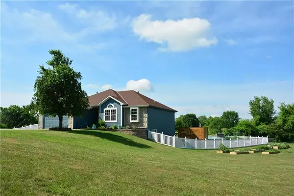 3100 Steel Wheel DR, Harrisonville, MO 64701