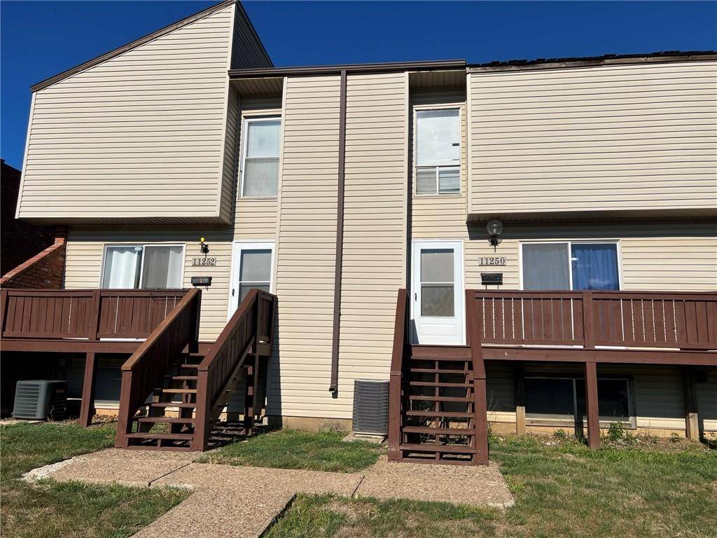 11250 College AVE, Kansas City, MO 64137