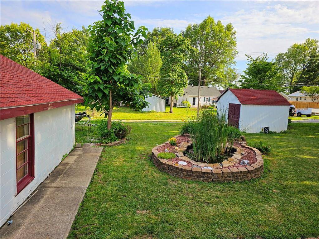 Higginsville, MO 64037,723 W Broadway ST