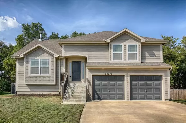 20042 W 220th TER, Spring Hill, KS 66083