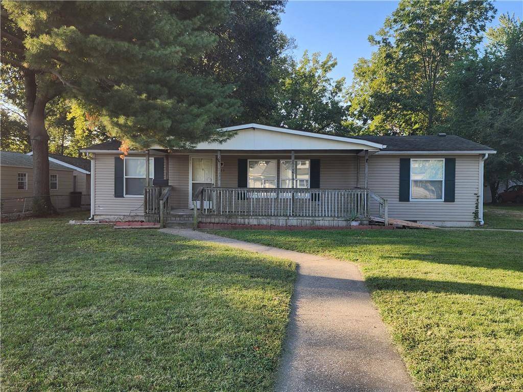 320 E Vest ST, Marshall, MO 65340