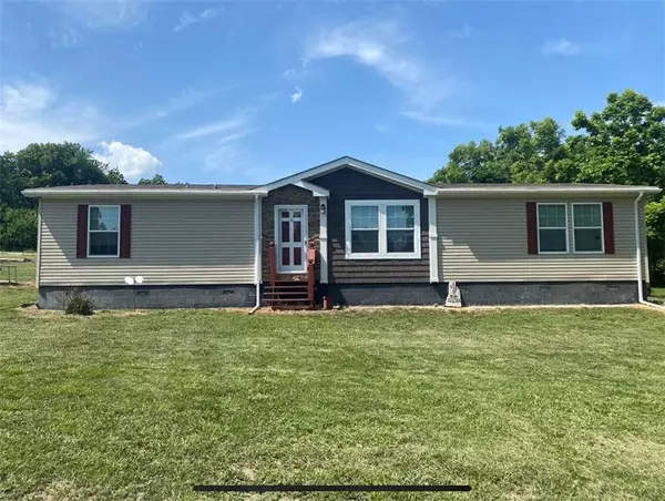 5 Spruce DR, Linn Valley, KS 66040