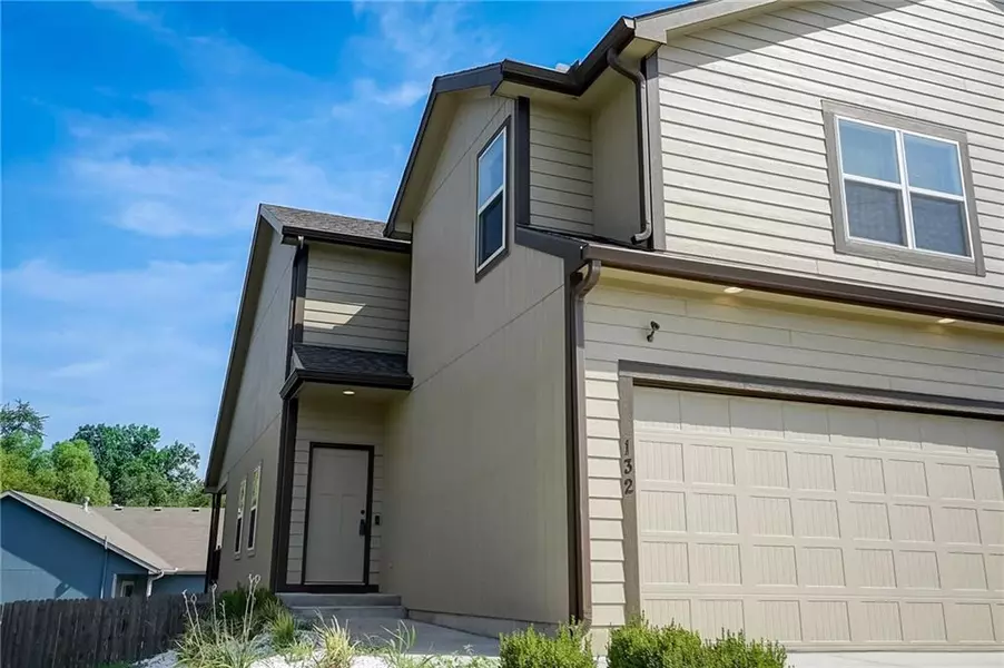 132 W Kay ST, Lansing, KS 66043