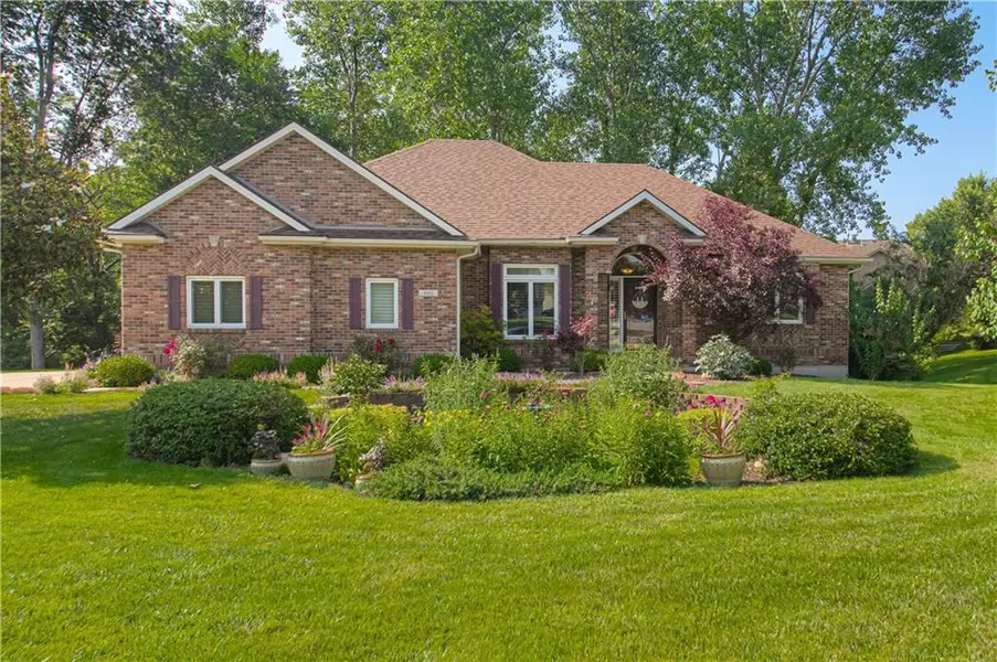 301 W 11th ST, Kearney, MO 64060