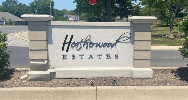 1213 Cottonwood CT, Paola, KS 66071