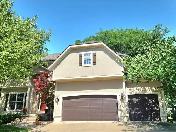 13808 W 130 TER, Olathe, KS 66062