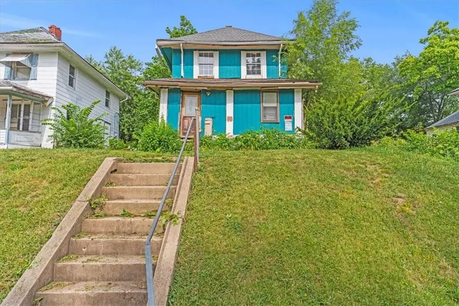 3627 Woodland AVE, Kansas City, MO 64109