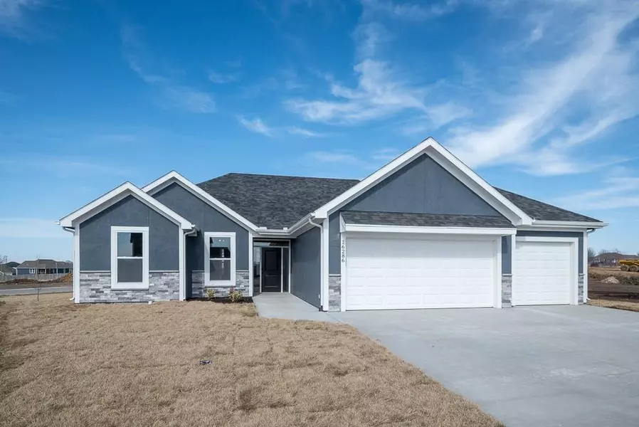 16286 Landauer ST, Basehor, KS 66007