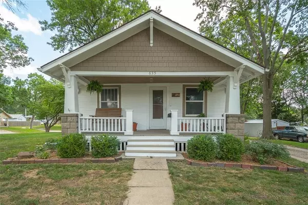 635 N Cedar ST, Ottawa, KS 66067