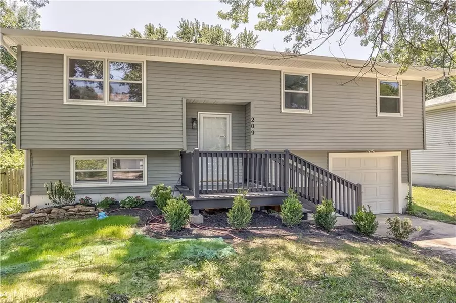 209 W Martin ST, Edgerton, KS 66021