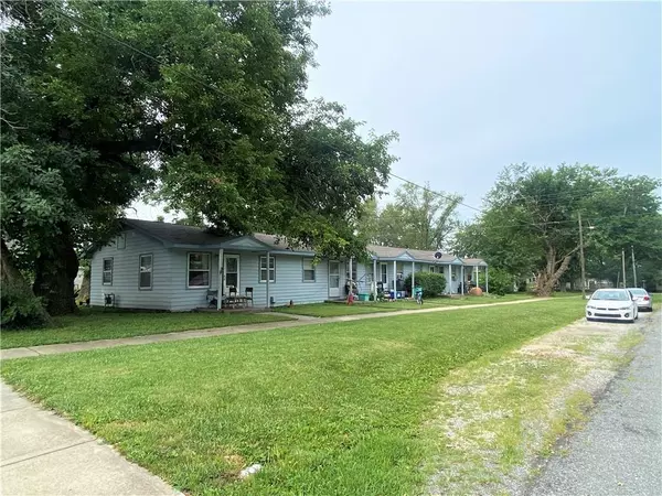 204 W 5th ST, Wellsville, KS 66092