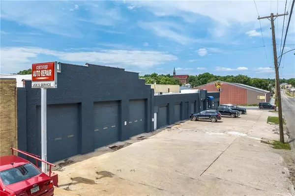 St Joseph, MO 64507,904 S 22nd ST