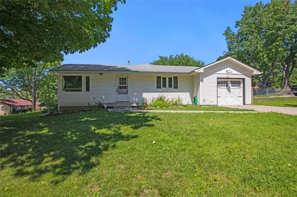 1656 Pawnee ST, Leavenworth, KS 66048