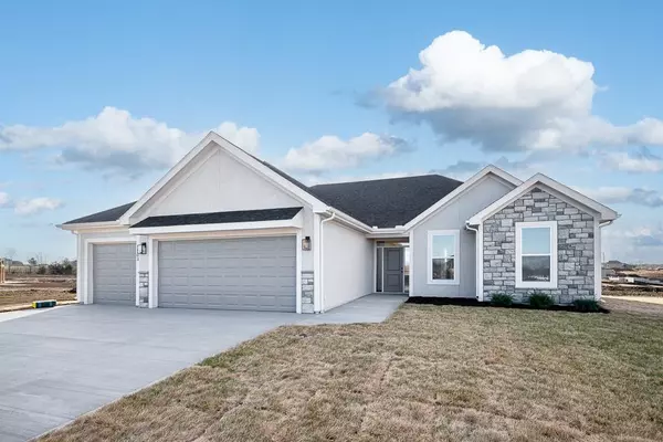 1703 N 162nd CIR, Basehor, KS 66007