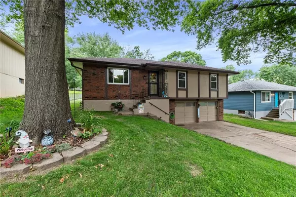 212 N Holder RD,  Independence,  MO 64050