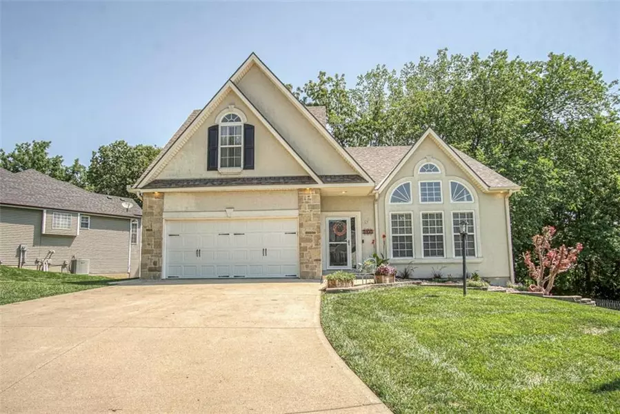 3403 Waterford CT, St Joseph, MO 64506