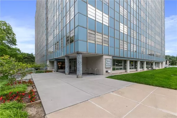 Kansas City, MO 64113,333 W Meyer BLVD #414